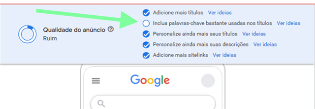 Nota "Qualidade do anúncio: Ruim" no Google Ads, com a seta apontando o item ainda não marcado na lista de ajustes sugeridos